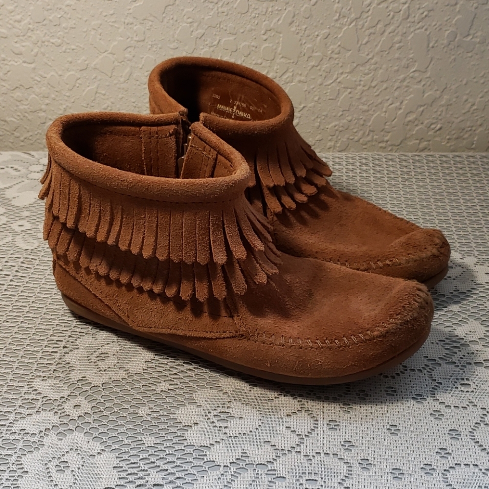 Minnetonka moccasins - Picture 1 of 7